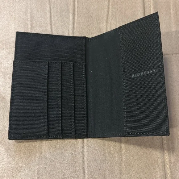 BURBERRY Parfum GWP Passport Holder/Wallet - Picture 4 of 5